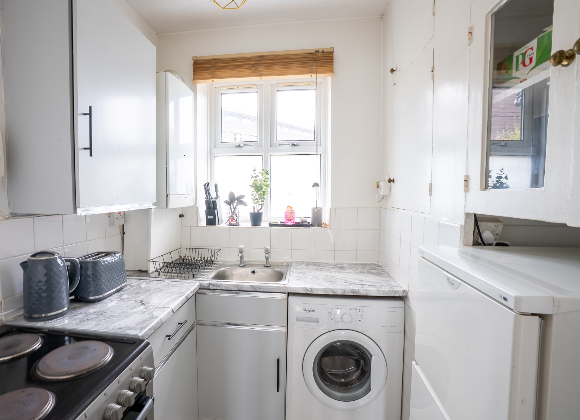 The Gold Apartment — Kitchen